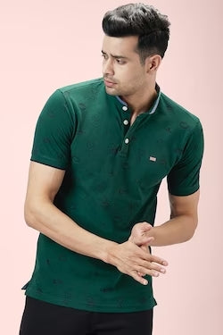 Olive Solid Casual Half Sleeves Polo Neck Men Regular Fit T-Shirt