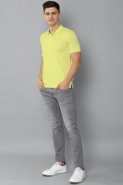 Yellow Solid Casual Half Sleeves Polo Neck Men Regular Fit T-Shirt
